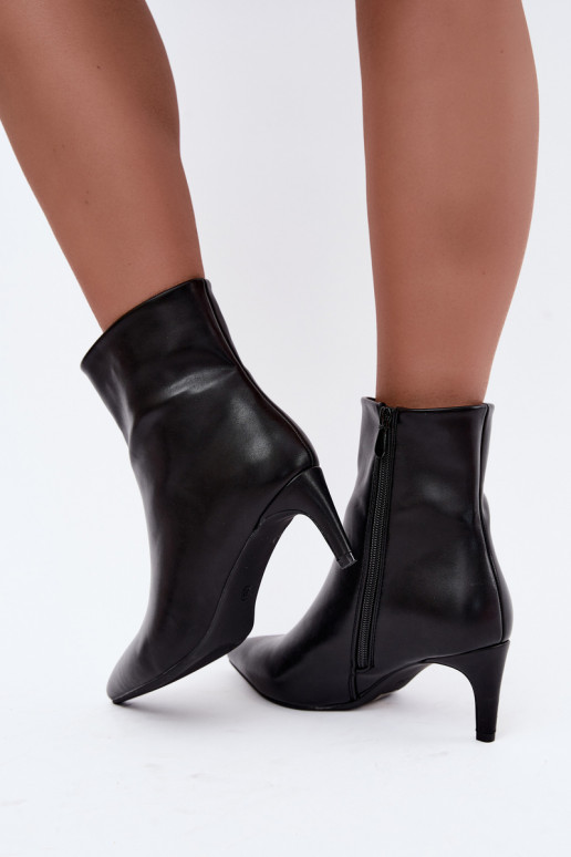 Women's ankle boots with heels in black faux leather Celisse