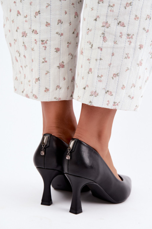 Buty na obcasie w kolorze czarnym Vinceza 62330