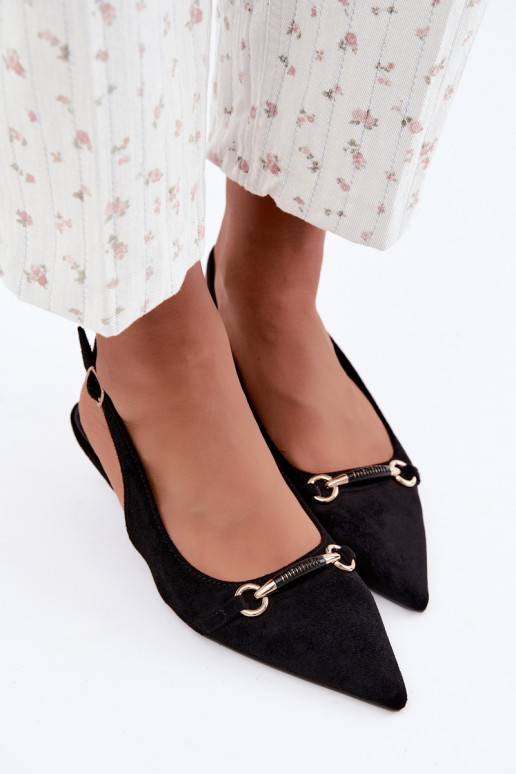 Heeled shoes with low heel in black color Caylo