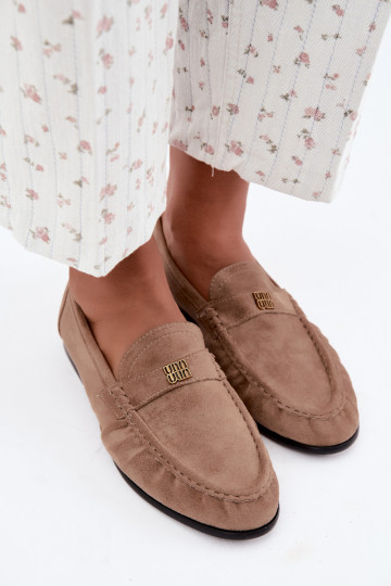 Women's moccasins with ruffles and decorative details in sand color Kairo