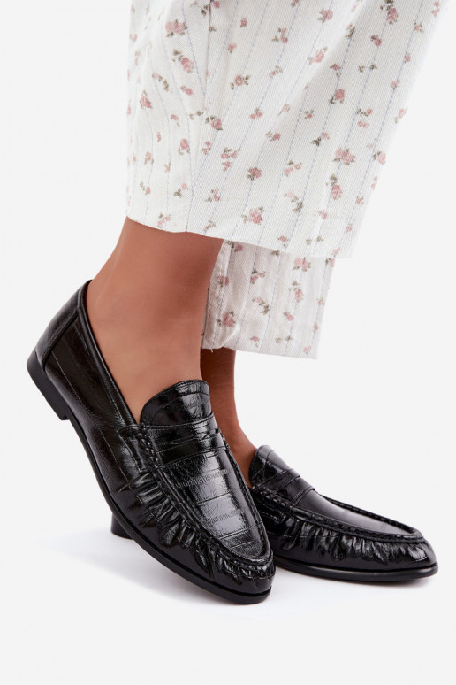 Patent women's moccasins with ruffles in black color Dulcy