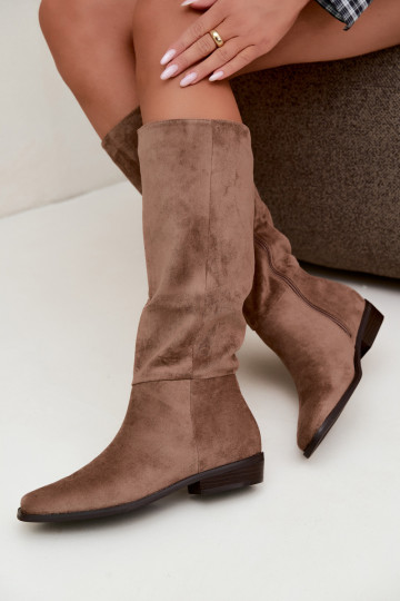 Women's knee-high boots on a low heel in sand Feretta