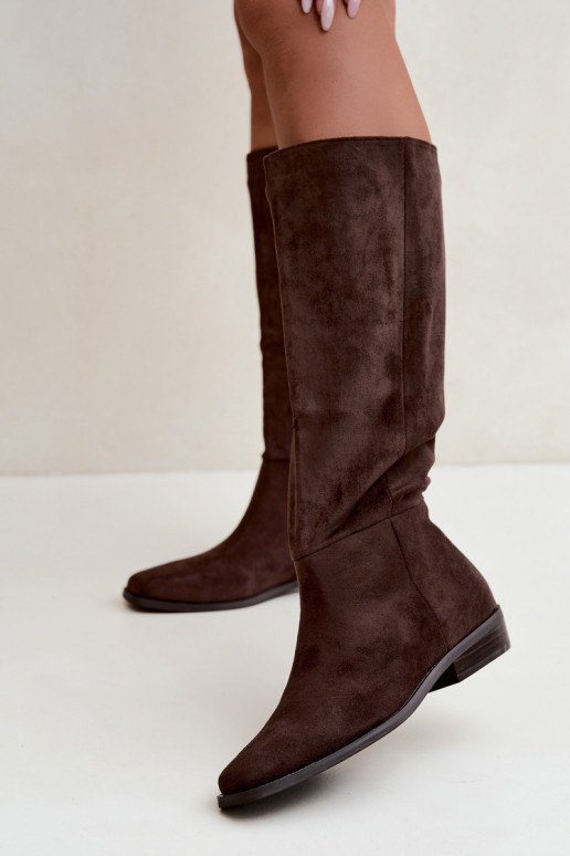 Women's knee-high boots on a low heel in chocolate Feretta