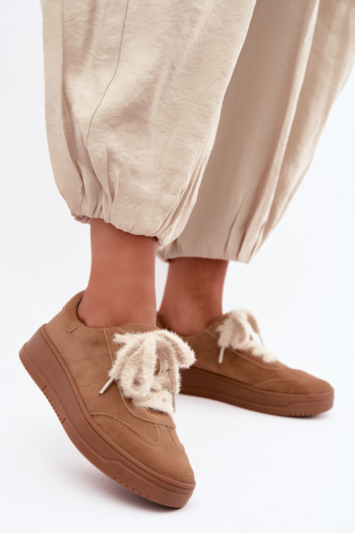 Sneakers z sztucznego zamszu z futerkiem i sznurówkami Kobbo 79655 brązowe