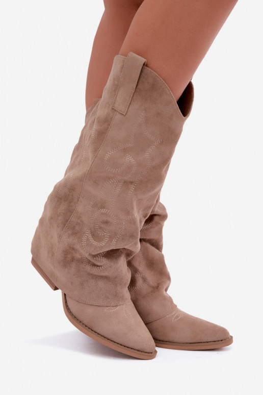 Wrinkled cowboy-style knee-high boots with heels and stitched shaft sand Ives
