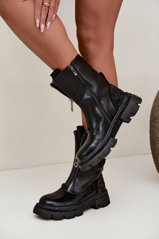 Women's insulated ankle boots with decoration in black Inenia