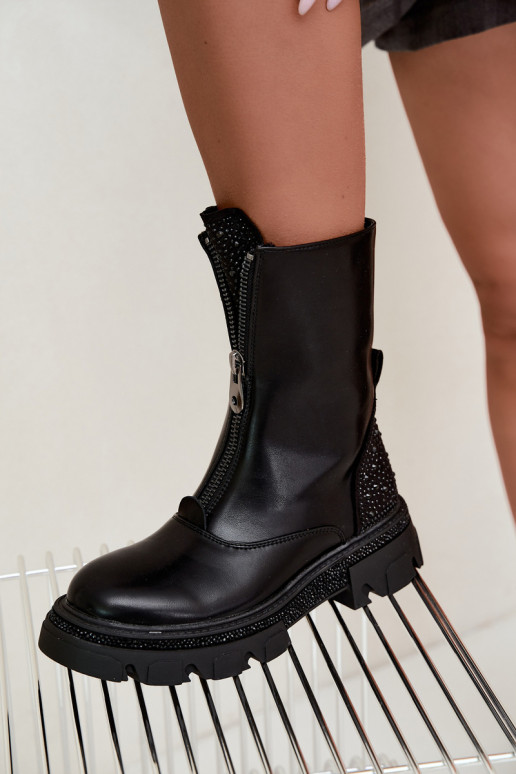 Women's insulated ankle boots with decoration in black Inenia