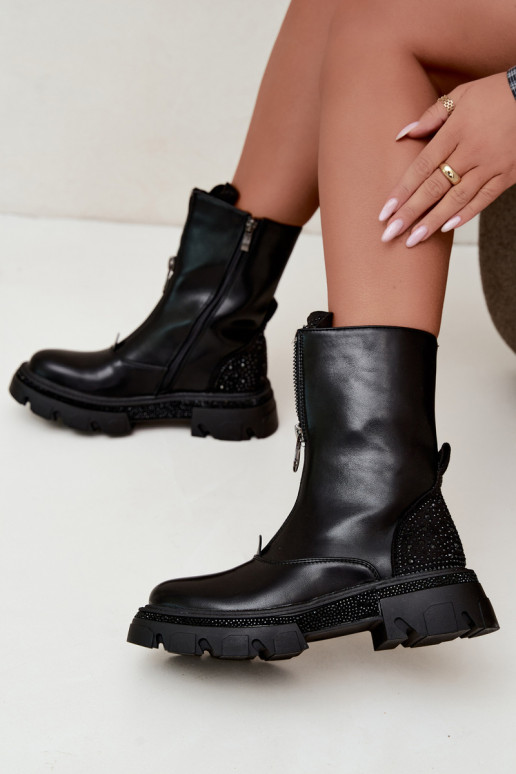 Women's insulated ankle boots with decoration in black Inenia
