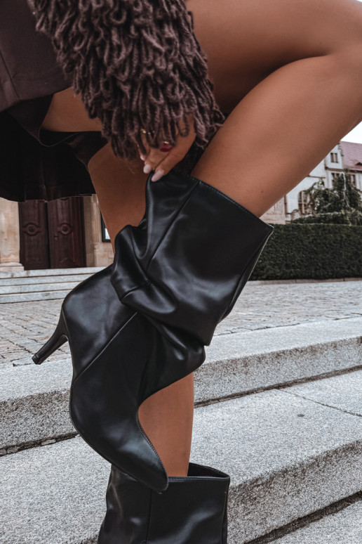 Slouchy ankle boots with heels in black Gelra