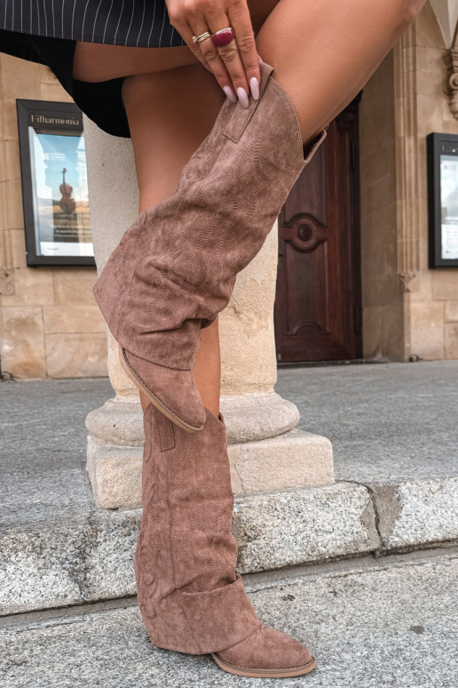 Wrinkled cowboy-style knee-high boots with heels and stitched shaft brown Ives