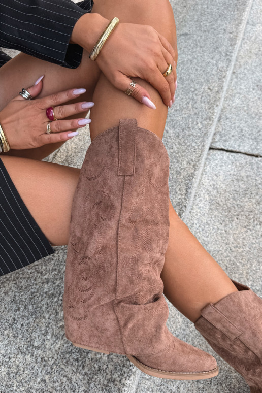 Wrinkled cowboy-style knee-high boots with heels and stitched shaft brown Ives