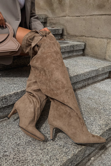 Women's slip-on knee-high boots with heels in sand Rosena 2