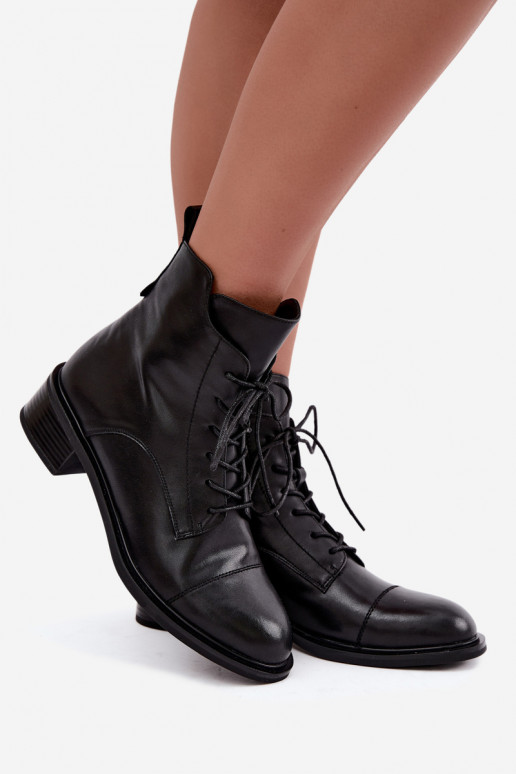 Insulated ankle boots made of natural leather in black Cerina