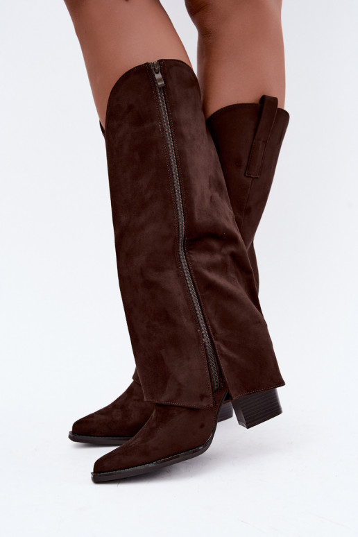 Insulated cowboy-style knee-high boots with heels and stitched shaft CzekoladoĮe Julena