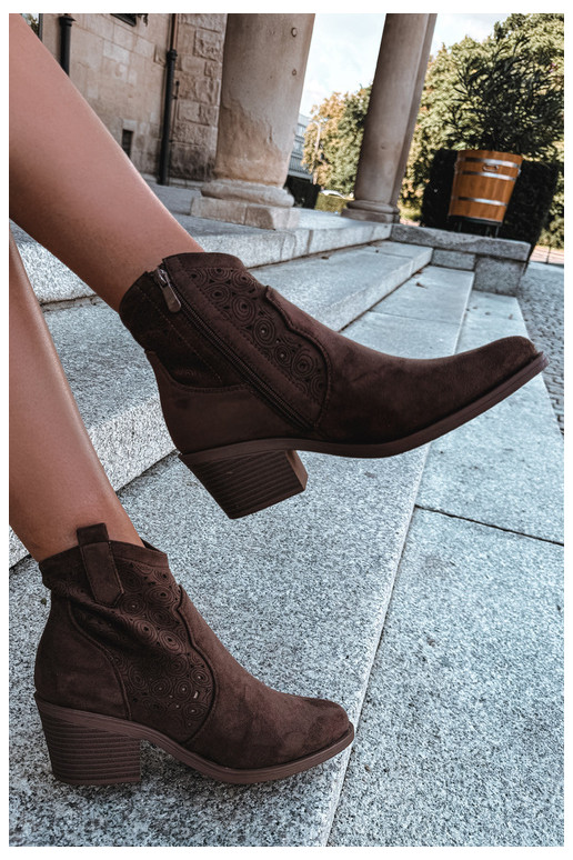 Cut-out cowboy-style ankle boots with heels S.Barski HY62-8147 chocolate