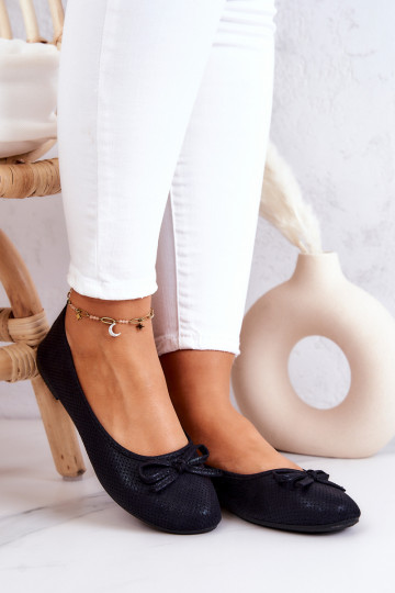 Classic ballerinas with contoured insole Fimme in black color