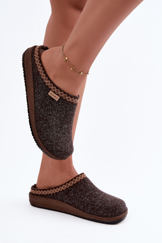 Dark brown women's slippers with embroidery Inblu NL000009