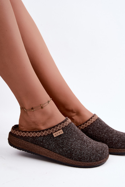 Dark brown women's slippers with embroidery Inblu NL000009