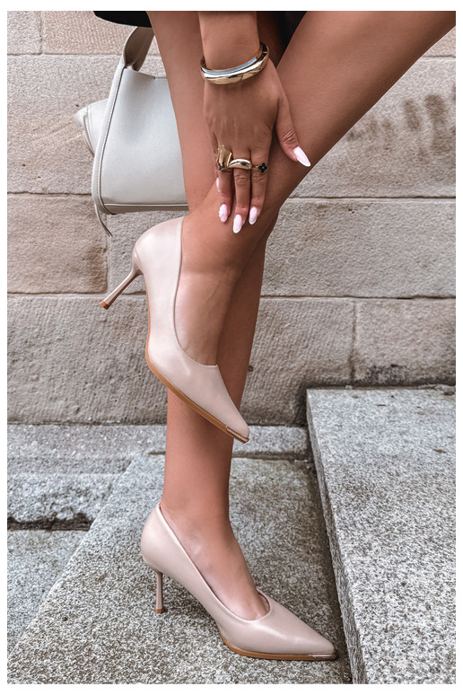 Sand-colored high-heeled shoes made of faux leather INarelia