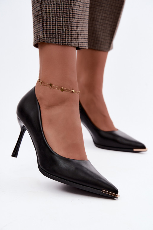 Black high-heeled shoes made of faux leather INarelia