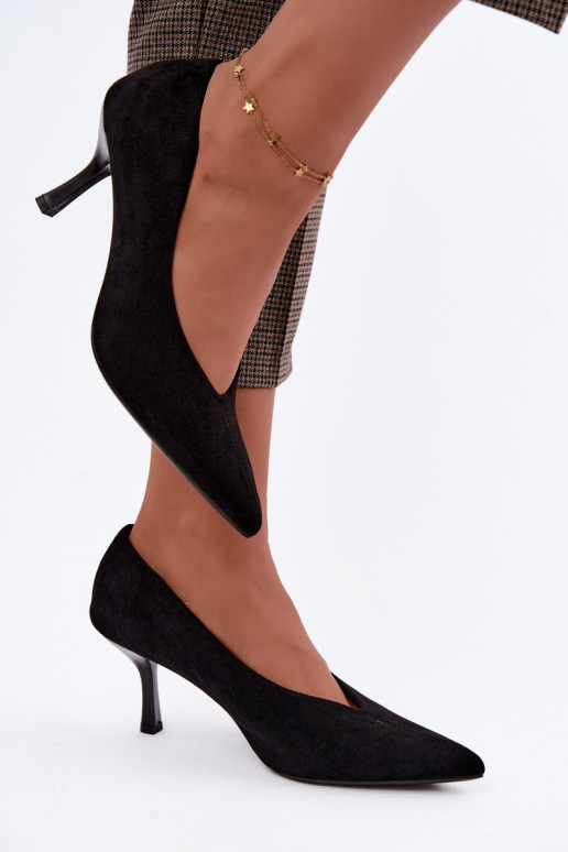 Black high-heeled shoes with decorative embroidery Sedria