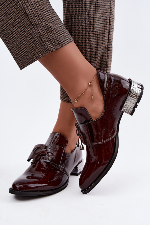 Patented low heel shoes with bows in burgundy color Zazoo 1399