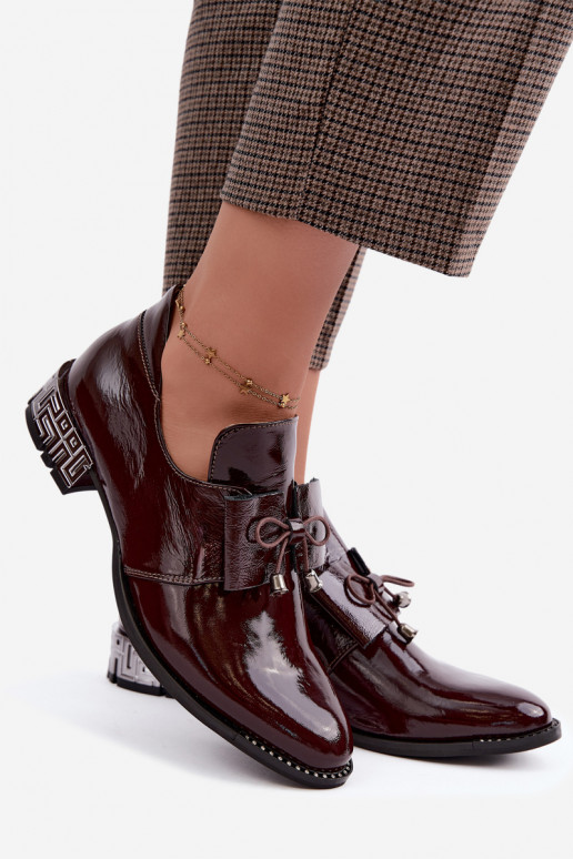 Patented low heel shoes with bows in burgundy color Zazoo 1399