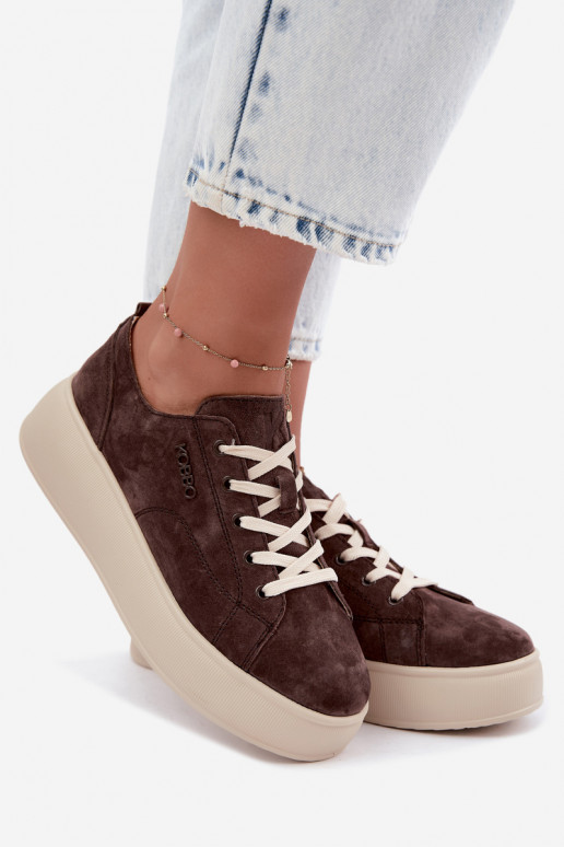 Czekoladowe sneakersy z sztucznej zamszowej skóry Kobbo