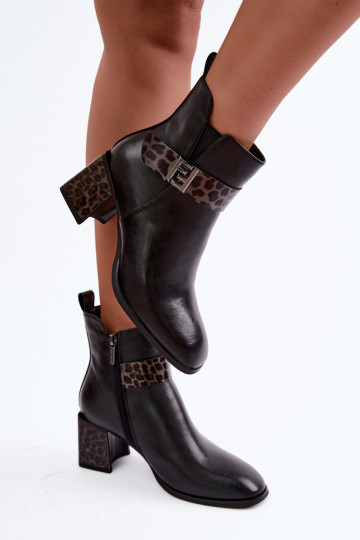 Women's warm ankle boots with decorative straps Artiker 57C0008 in black color