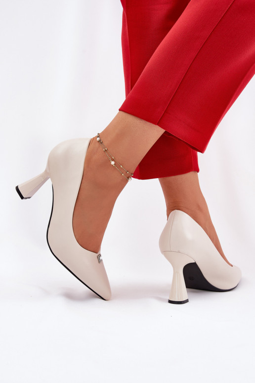 Elegant style shoes on a flared heel Vinceza 62222 sand color