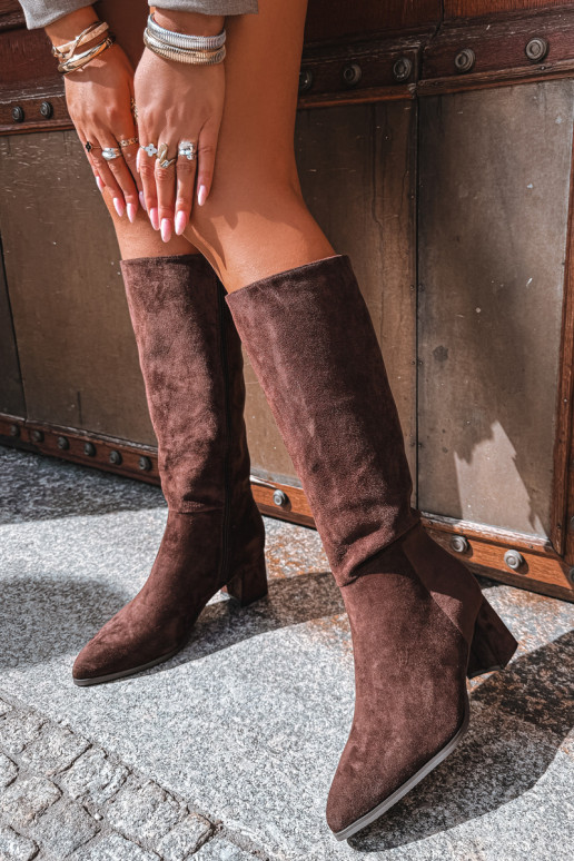 Insulated women's knee-high boots with heels in chocolate Raleya