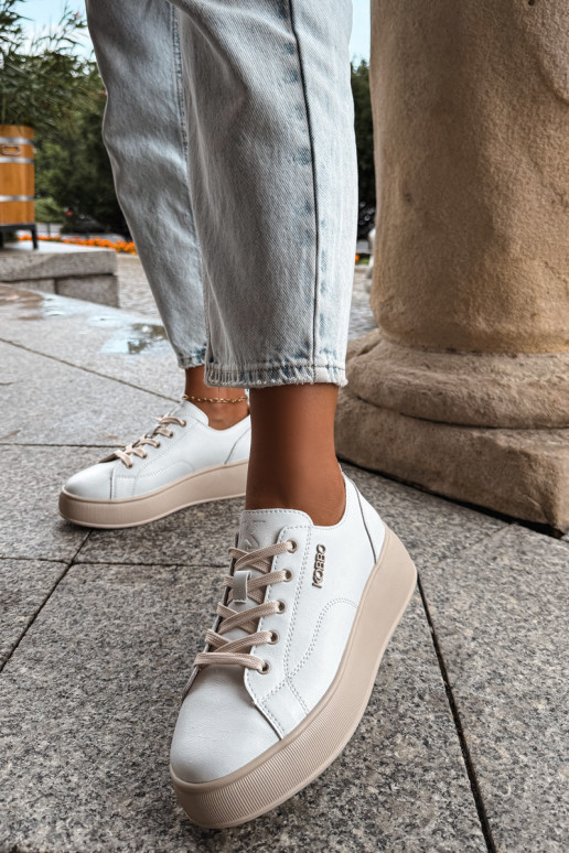 Faux leather sneakers with platform Kobbo in white