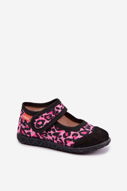 Children's slippers Milami with sticky fastenings and leopard patterns in pink and black Esnia
