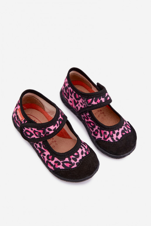 Children's slippers Milami with sticky fastenings and leopard patterns in pink and black Esnia