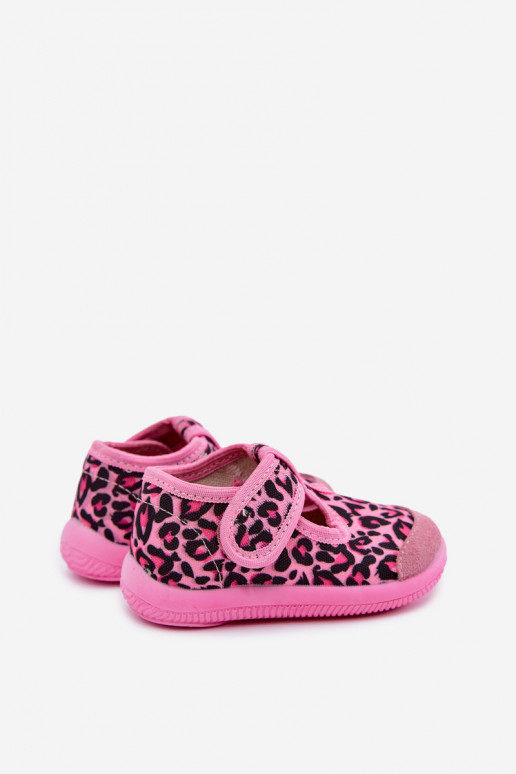 Elastic children's slippers Milami with sticky fastenings and leopard patterns in pink Ambette