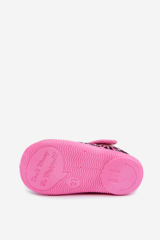 Elastic children's slippers Milami with sticky fastenings and leopard patterns in pink Ambette