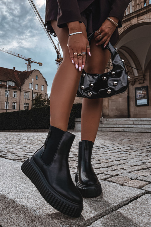 Stylish women's ankle boots with platform black Big Star