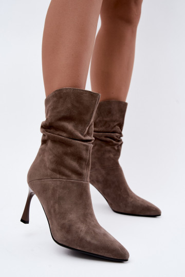 ankle boots in faux suede with thin heels insulated with ruffles D&A JC62-1038 in gray 2