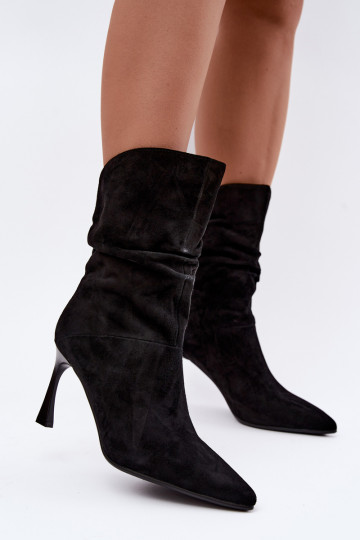 ankle boots in faux suede with thin heels insulated with ruffles D&A JC62-1038 in black