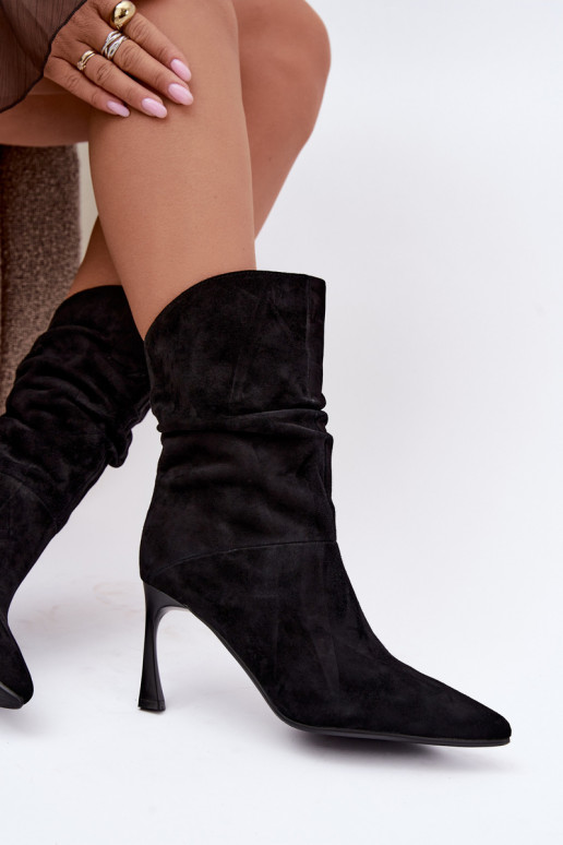ankle boots in faux suede with thin heels insulated with ruffles D&A JC62-1038 in black