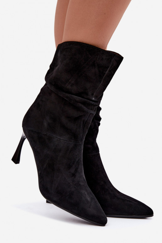 ankle boots in faux suede with thin heels insulated with ruffles D&A JC62-1038 in black