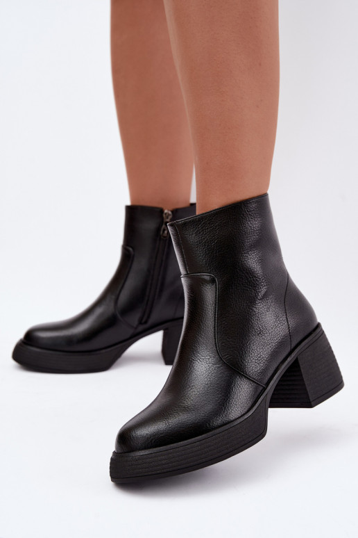 Leather lined ankle boots with heels D&A CR62-3369 black