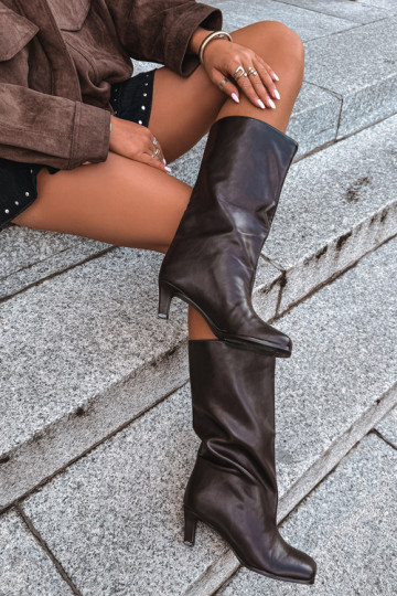 Slip-on long boots with heels chocolate Caldira