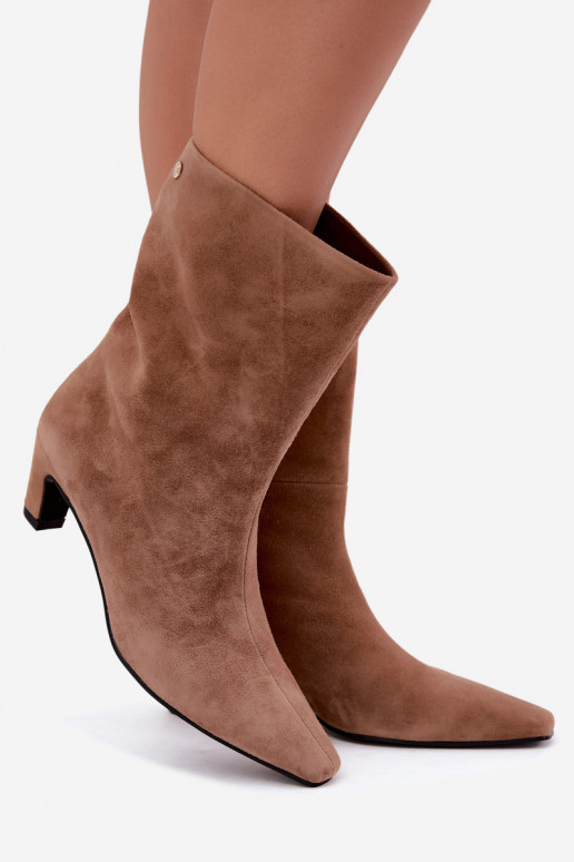 Faux suede warm slip-on shoes with heels in sand Tai turiciejka K7791-04