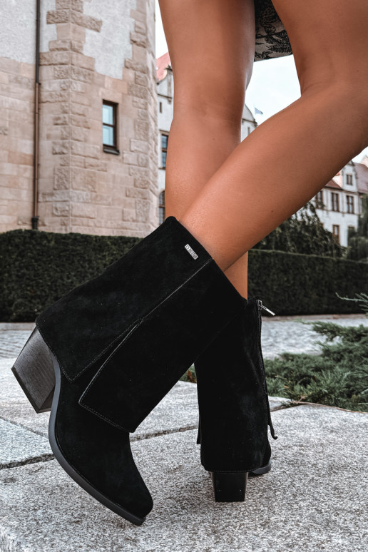 Cowboy-style ankle boots with heels in natural suede Big Star UU274113 black