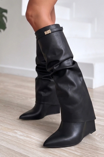 Black ankle boots on a platform with a folded shaft Elissabeth 2
