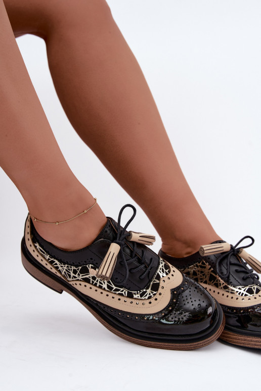 Women's leather shoes with laces and tassels Tai turiciejka K7816-01 in black