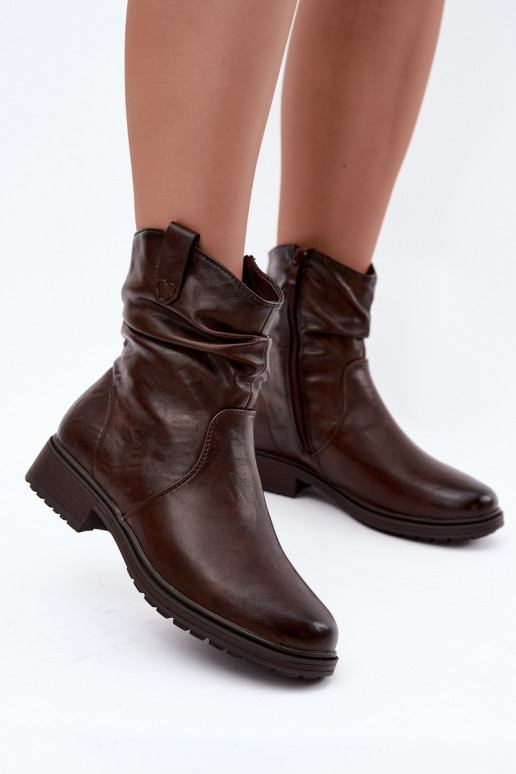 Warm women's ankle boots with wrinkles in chocolate