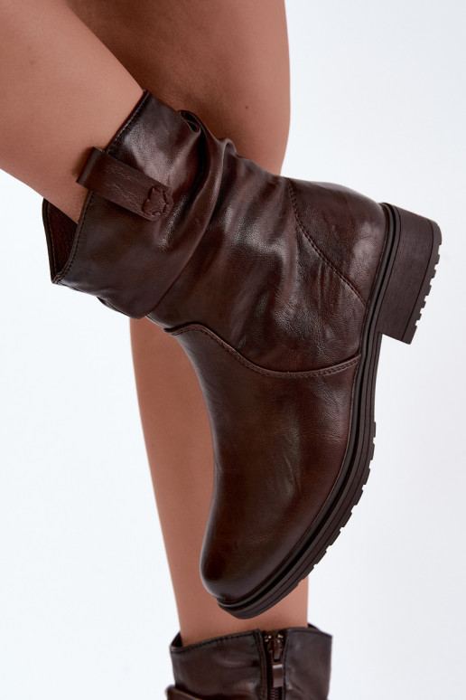Warm women's ankle boots with wrinkles in chocolate