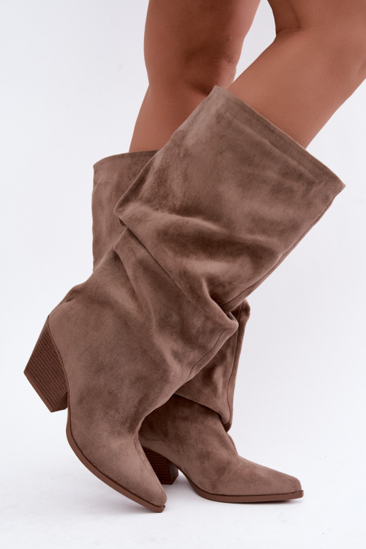 Khaki women's knee-high boots with curved upper and heels in suede Durela
